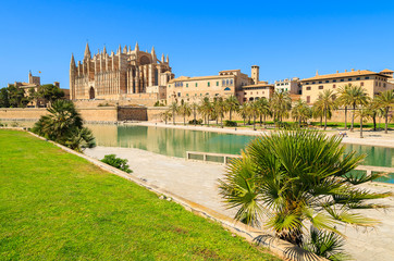 Beautiful cathedral La Seu in Palma de Mallorca town, Spain © pkazmierczak