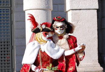 Obraz premium Couple in costumes and masks, Venice carnival, Italy