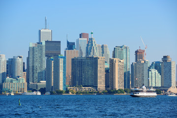 Fototapeta na wymiar Toronto skyline in the day