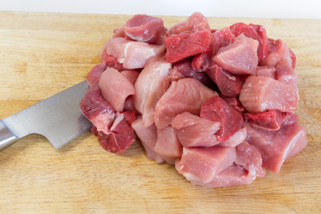 Gulasch - rohes Schweine- und Rindfleisch gemischt