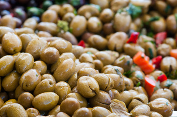 Seasoned green olives