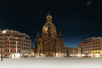 Dresdner Frauenkirche an Weihnachten