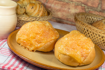 Buns with cheese