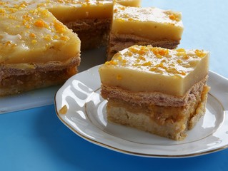 baked oat flakes,apple and iced as tasty cake