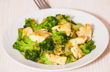 chicken fillet with broccoli