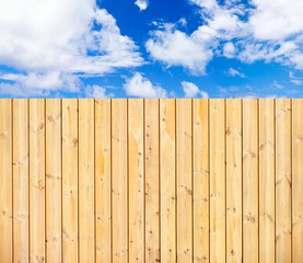 clôture de bois sur fond de ciel