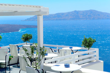 Luxus und Schönheit in Santorini, Griechenland.