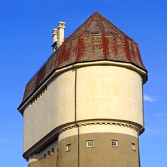 Fototapeta na wymiar Wasserturm in DUISBURG-RHEINHAUSEN-FRIEMERSHEIM