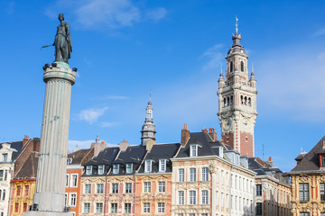 Fototapeta na wymiar Chambre of Commerce and Statue Deesse in Lille, France