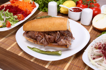 ekmek arası et döner