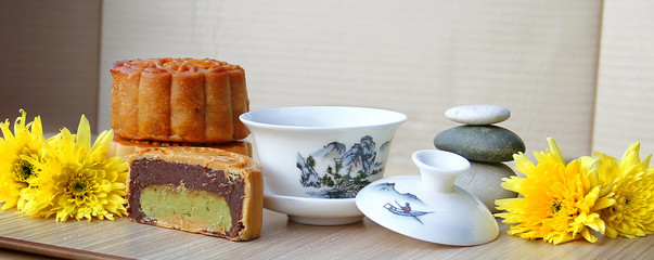 Mooncake and Chinese Tea