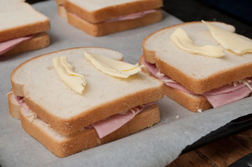préparation croques monsieur