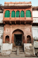 Fototapeta na wymiar Beautiful gates in house in Agra