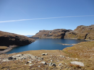 Fototapeta na wymiar lago del Busin