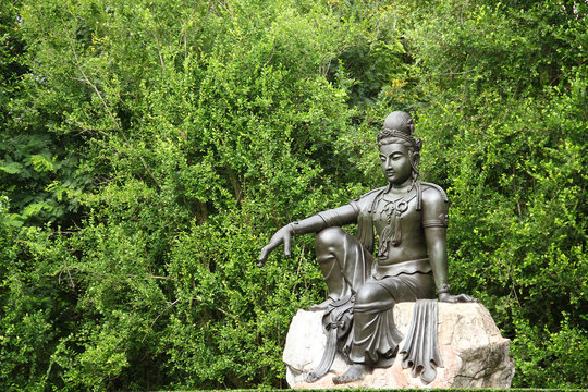 Female Goddess Chinese Buddha (Quan Yin)