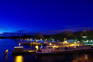 schiffsanlegestelle im bezirk treptow in berlin