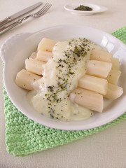 Schwarzwurzel mit Bechamelsauce