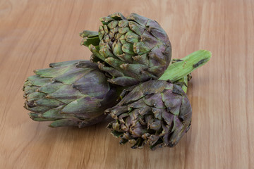 Obraz premium Raw artichokes