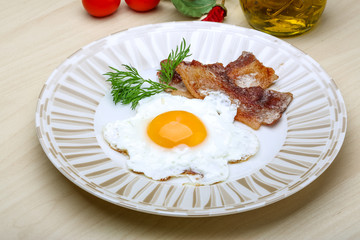 Breakfast - egg with bacon