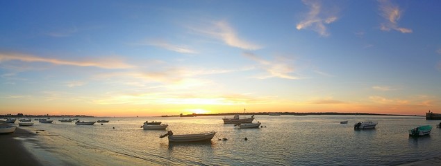 Muelle al atardecer