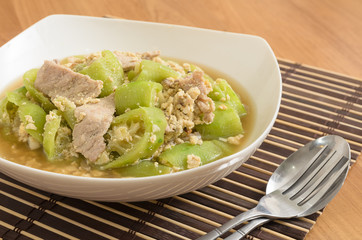 Stir fried angled gourd with pork and egg