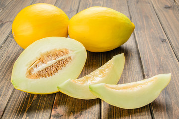 yellow melon slices © Amy Lv