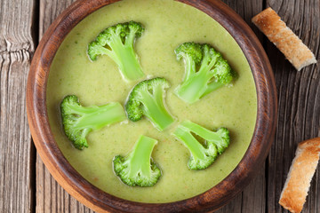 Healthy vegan broccoli cream soup in bowl