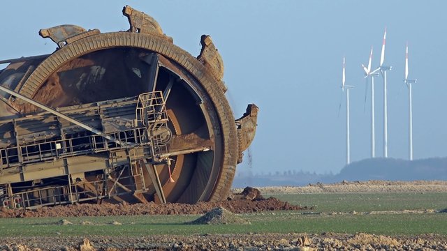 Giant Bucket Wheel Excavator - Opencast mining