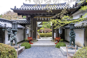 Naklejka premium Entrance to Fukuchi-in temple lodging in Koyasan, Japan