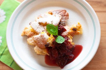 Kaiserschmarren mit Minze