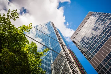 Tuinposter Skyscraper Business Office, bedrijfsgebouw in London City © albertobrian
