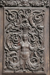 Détail de porte de l'Eglise Saint Martin à Paris