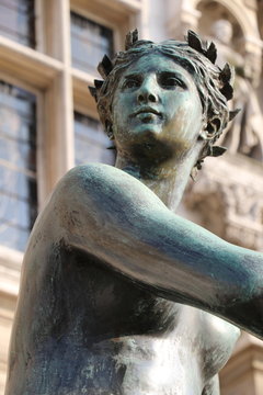 Statue de l'h&ocirc;tel de ville de Paris