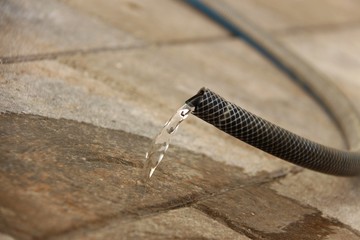 laufender wasserschlauch II