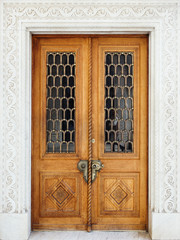 Obraz na płótnie Canvas Livadia palace exterior. Vintage wooden door.