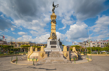 Plaza Libertad monument in El Salvador downtown - obrazy, fototapety, plakaty