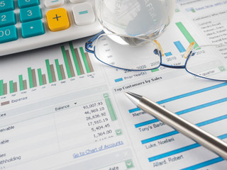 Obraz premium Stock Market Finance Account Report on the desk.