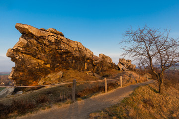 Teufelsmauer bei Thale im Sonnenuntergang