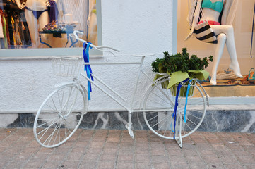 Fototapeta na wymiar Decoration bicycle in Spetses, Greece