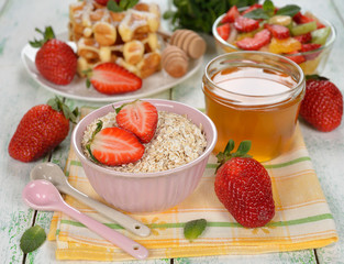 Muesli with strawberries