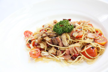 Spaghetti with dried chilli and bacon