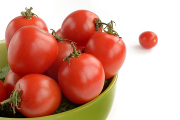 tomatoes in a ceramic plate