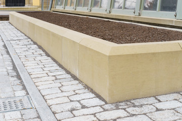 Neu gebautes Hochbeet