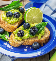 Avocado sandwich