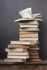 натюрморт с книгами