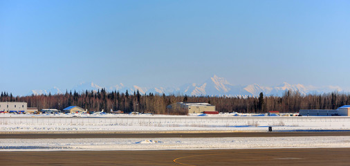 Fototapeta na wymiar White mountain near Fairbanks international airport
