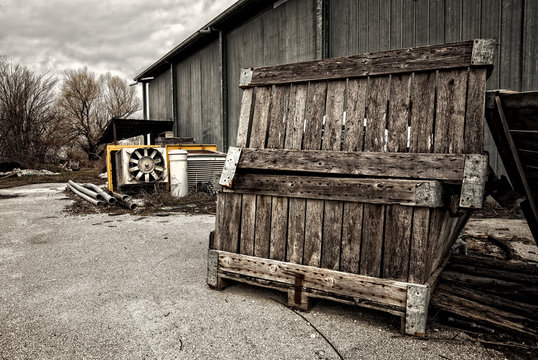 azienda agricola abbandonata