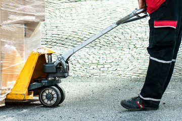Carrier moving boxes using a fork lift