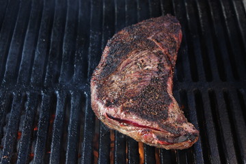 Grilling tri tip steak