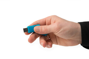 USB Stick in der Hand zur Übertragung